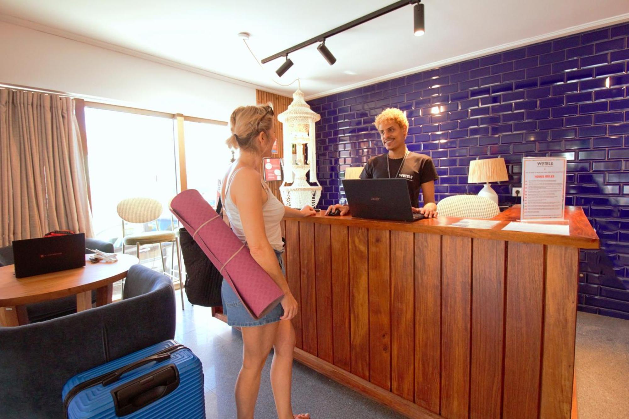 Wot Costa Da Caparica Hotel Eksteriør billede